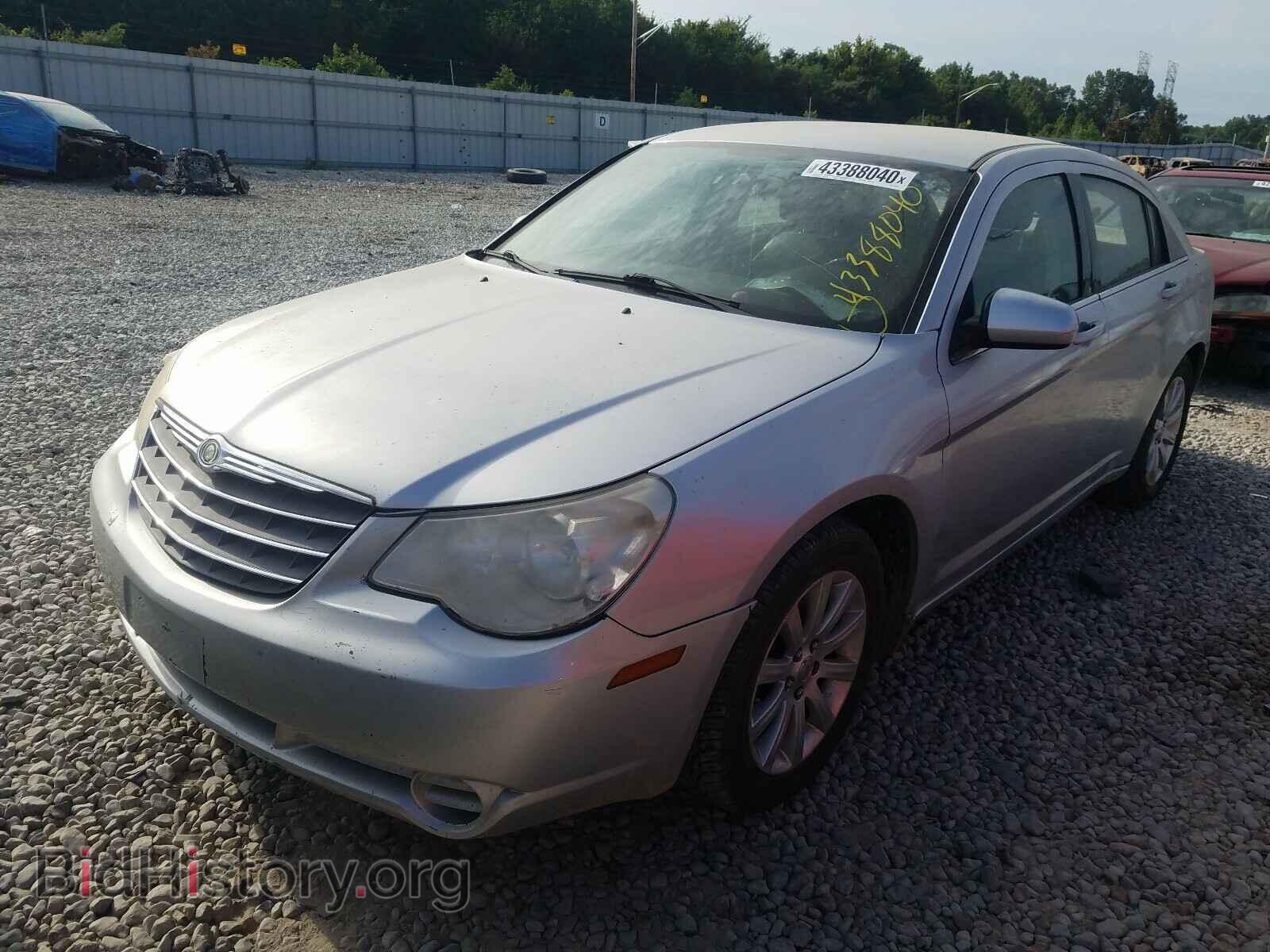 2010 CHRYSLER SEBRING - VIN: 1C3CC5FB9AN141023 - Фото 2
