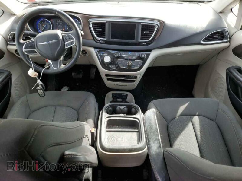 2019 Chrysler PACIFICA (VIN 2C4RC1FG9KR556213) — photo 8 of 13