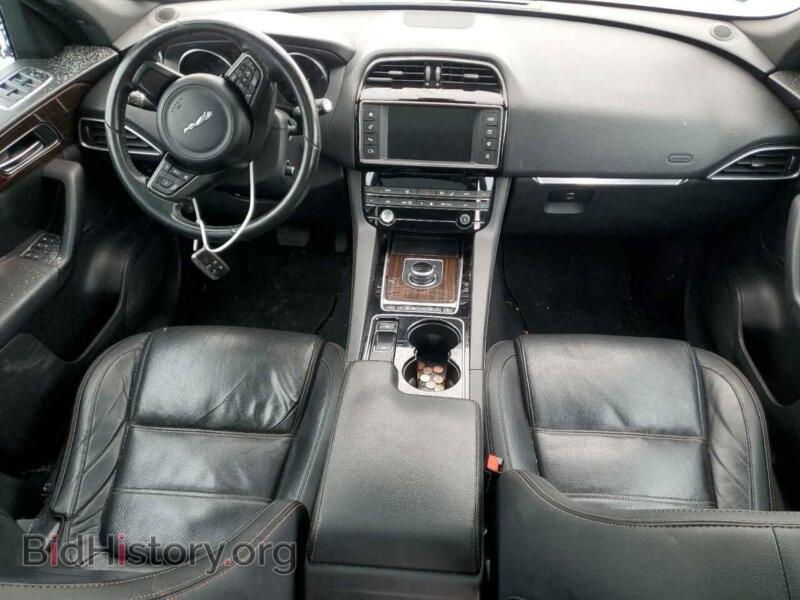 2017 Jaguar F-PACE (VIN SADCK2BV0HA497167) — фото 8 из 13