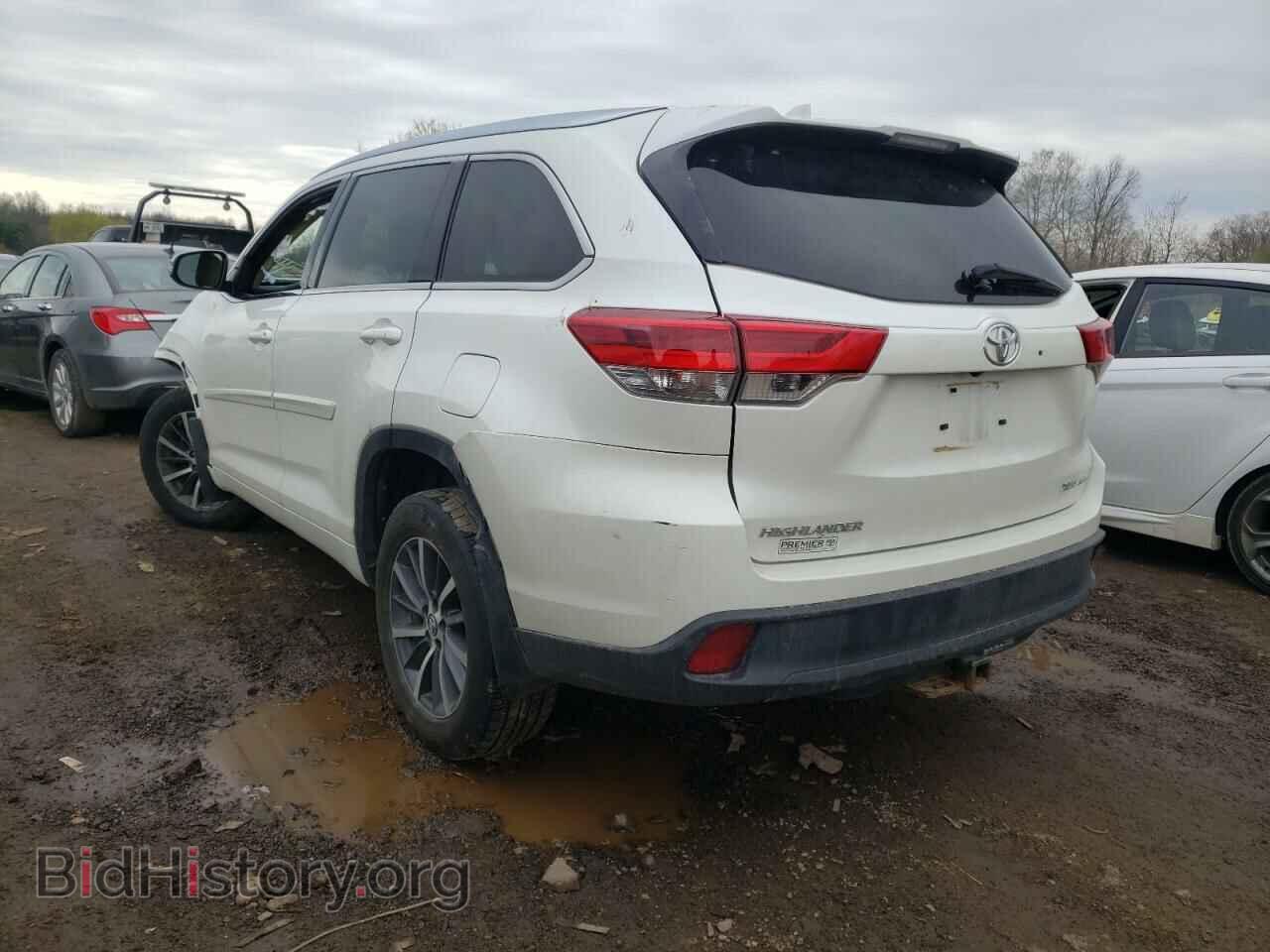 2017 TOYOTA HIGHLANDER - VIN: 5TDJZRFH2HS522469 - Фото 3
