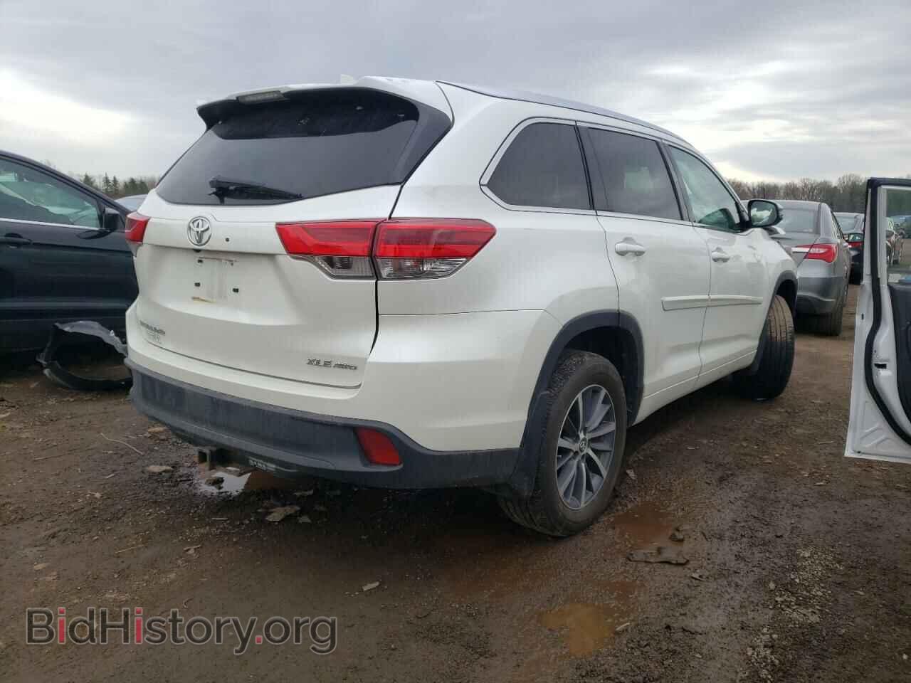 2017 TOYOTA HIGHLANDER - VIN: 5TDJZRFH2HS522469 - Фото 4