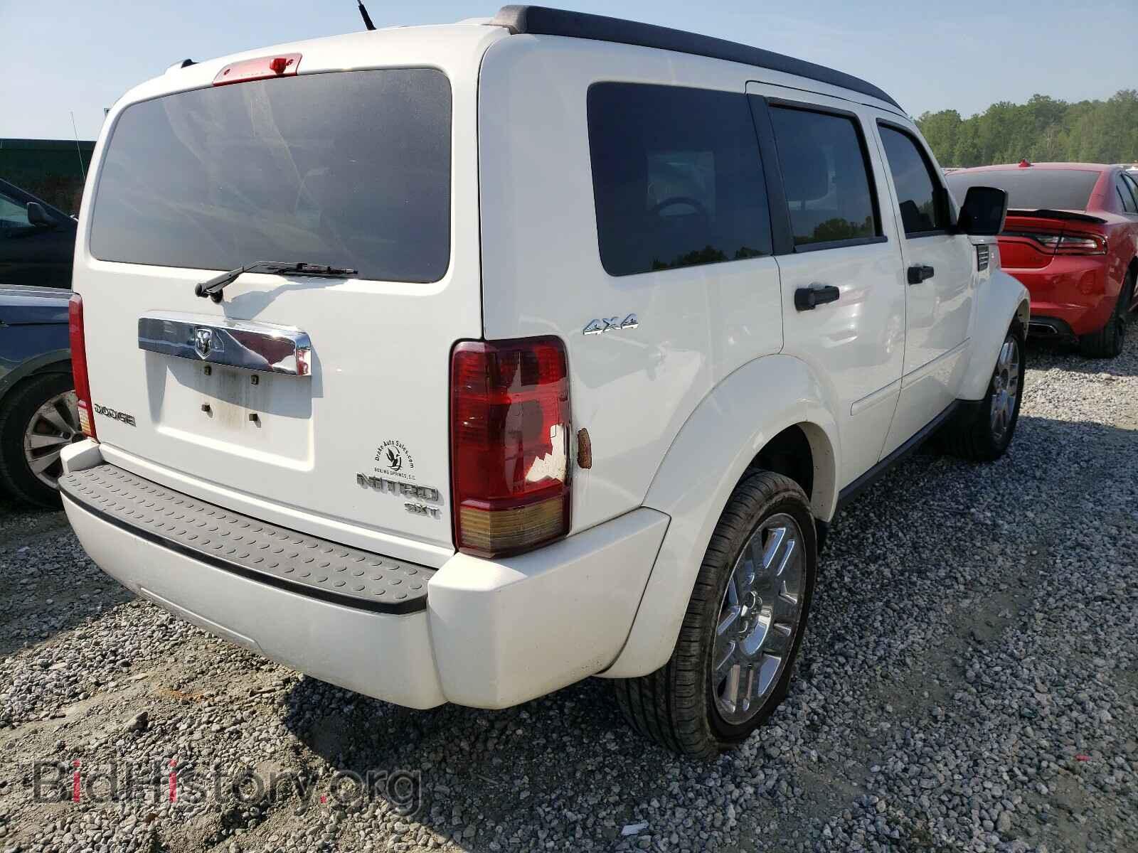 2010 DODGE NITRO - VIN: 1D4PU5GK7AW108253 - Photo 4