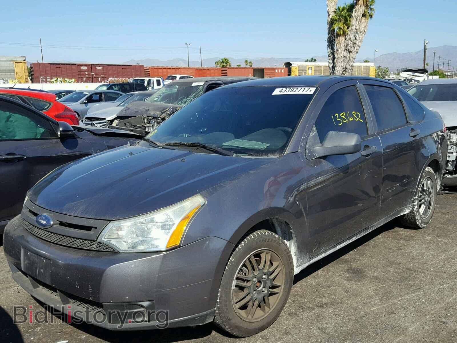 2010 FORD FOCUS - VIN: 1FAHP3FN0AW199607 - Photo 2