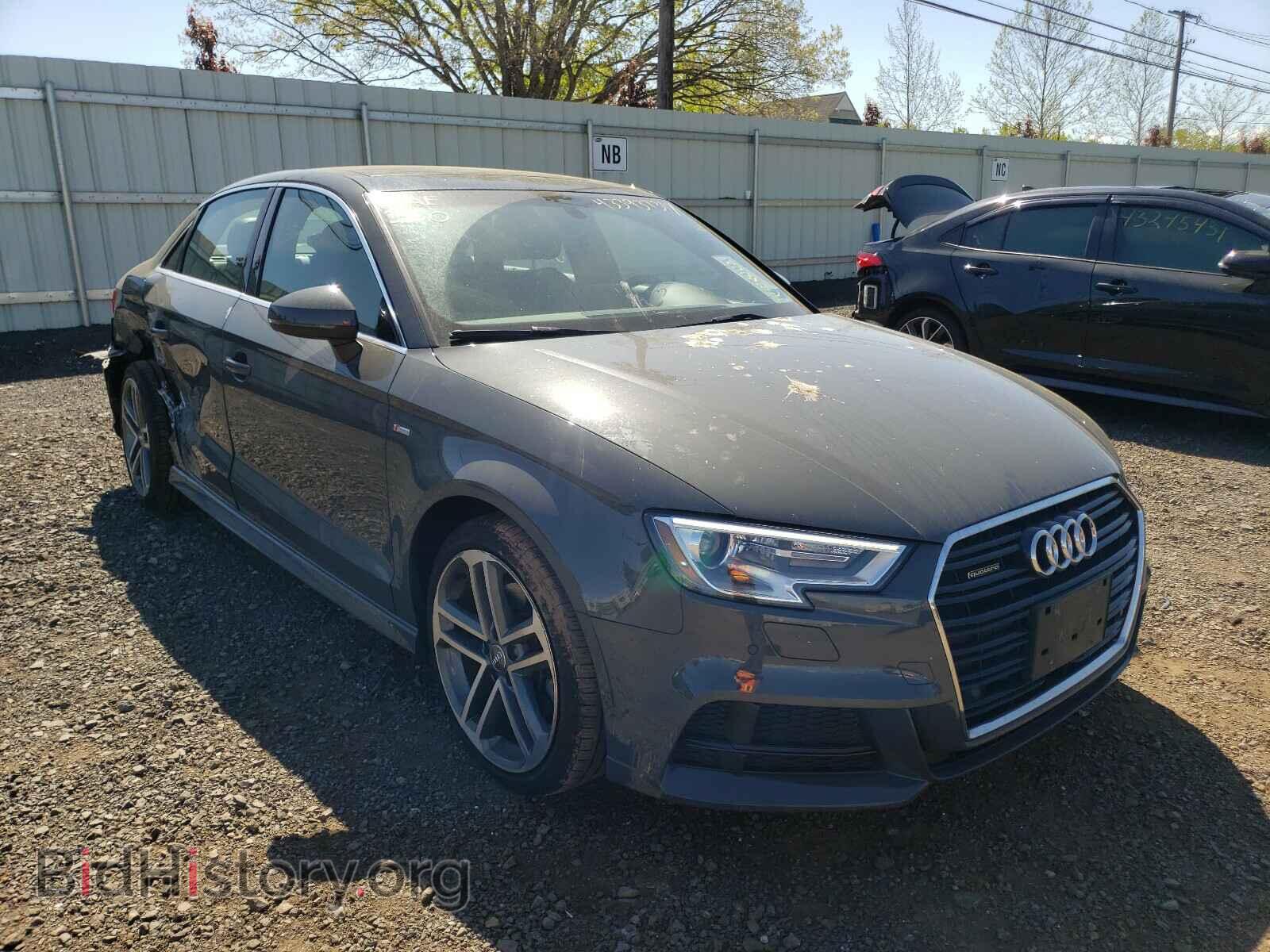 Фотография WAUJ8GFF3J1075365 - AUDI A3 2018