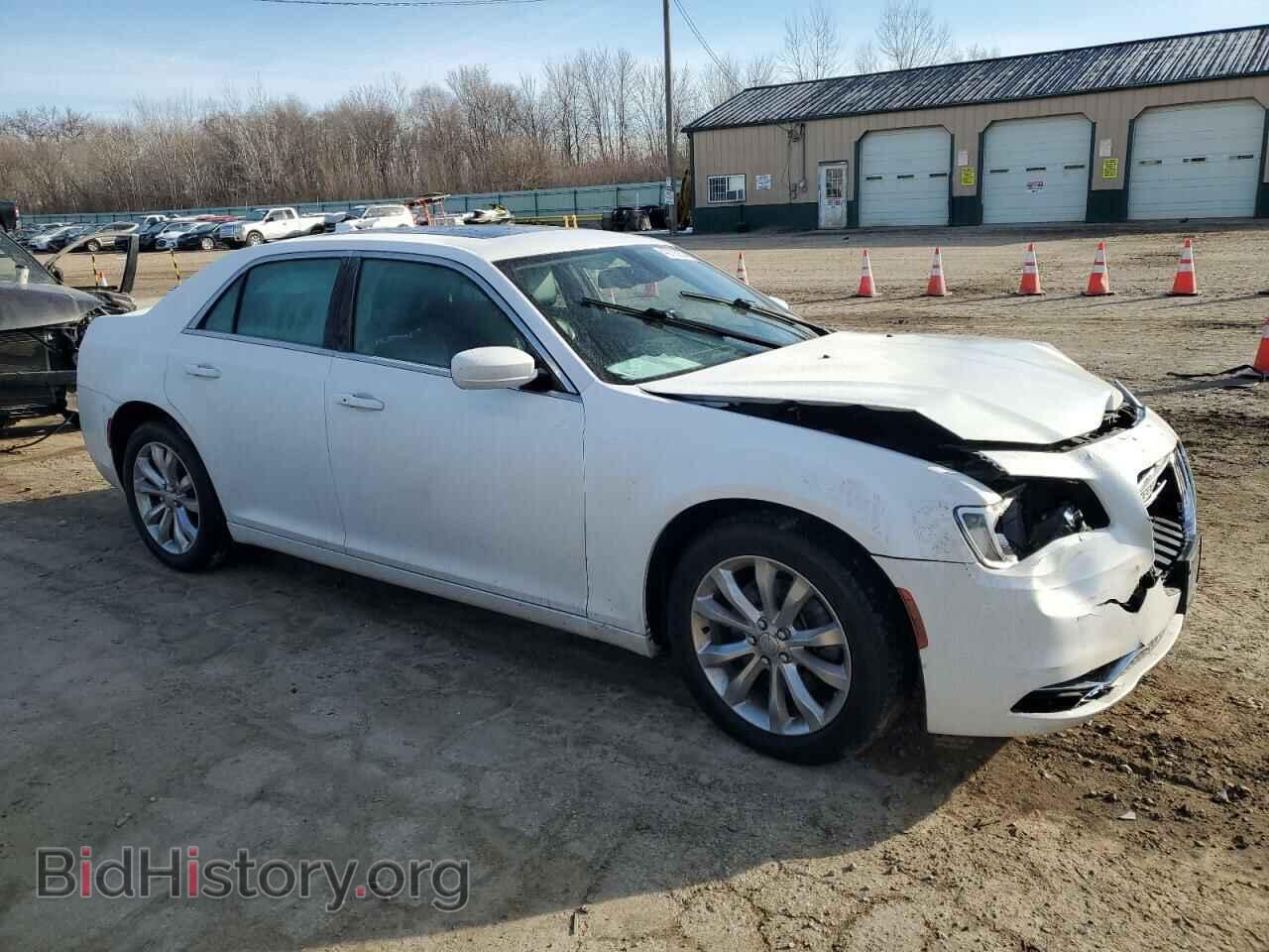 2016 CHRYSLER 300 - VIN: 2C3CCARG9GH182902 - Фото 4