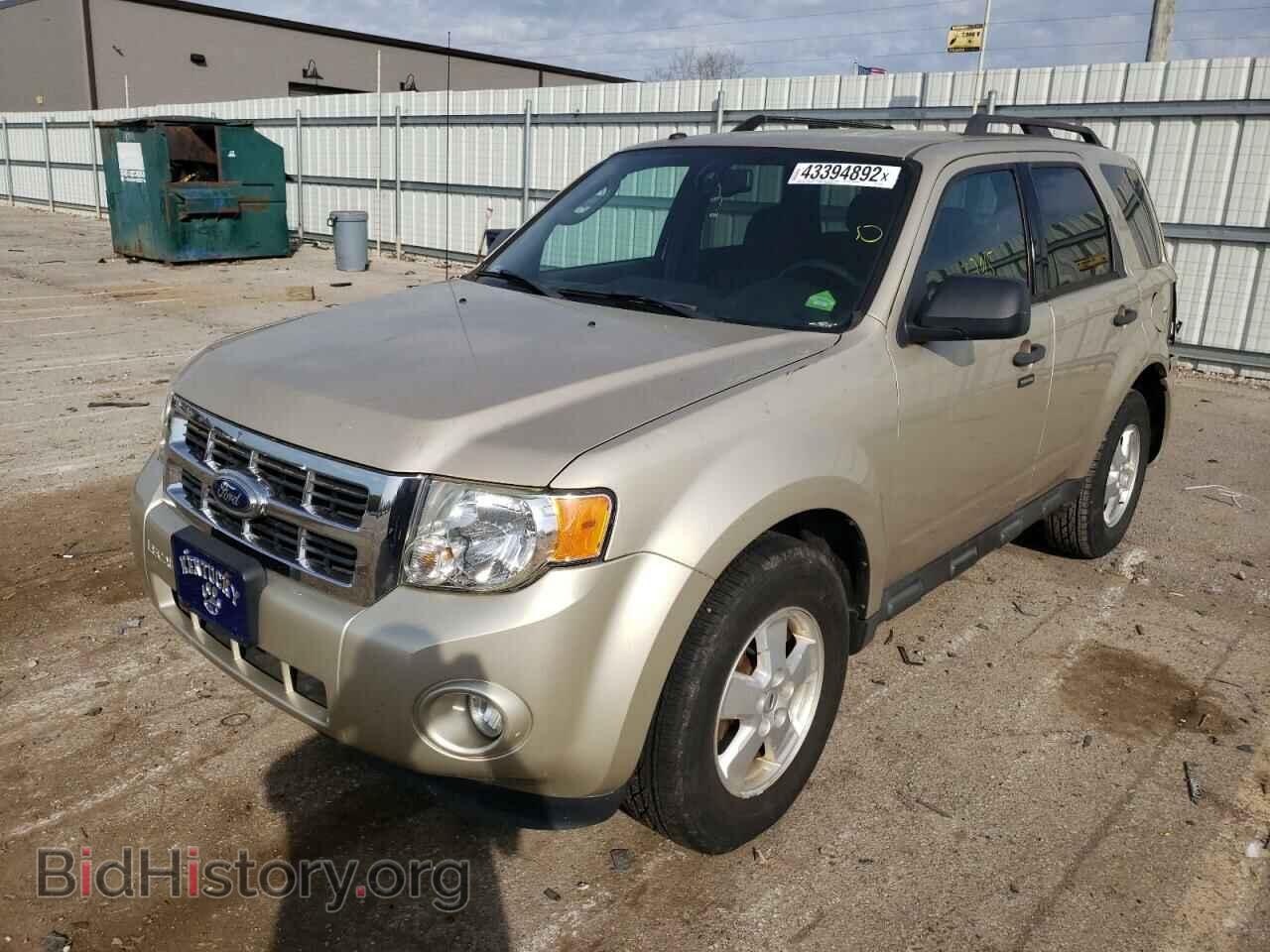 2011 FORD ESCAPE - VIN: 1FMCU0D76BKA32270 - Фото 2