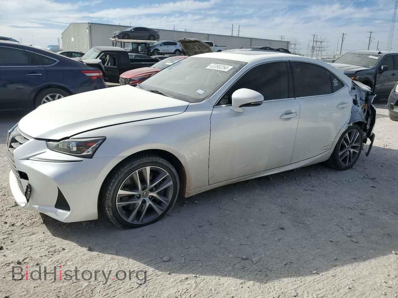 Photo JTHBA1D20J5080183 - LEXUS IS 2018