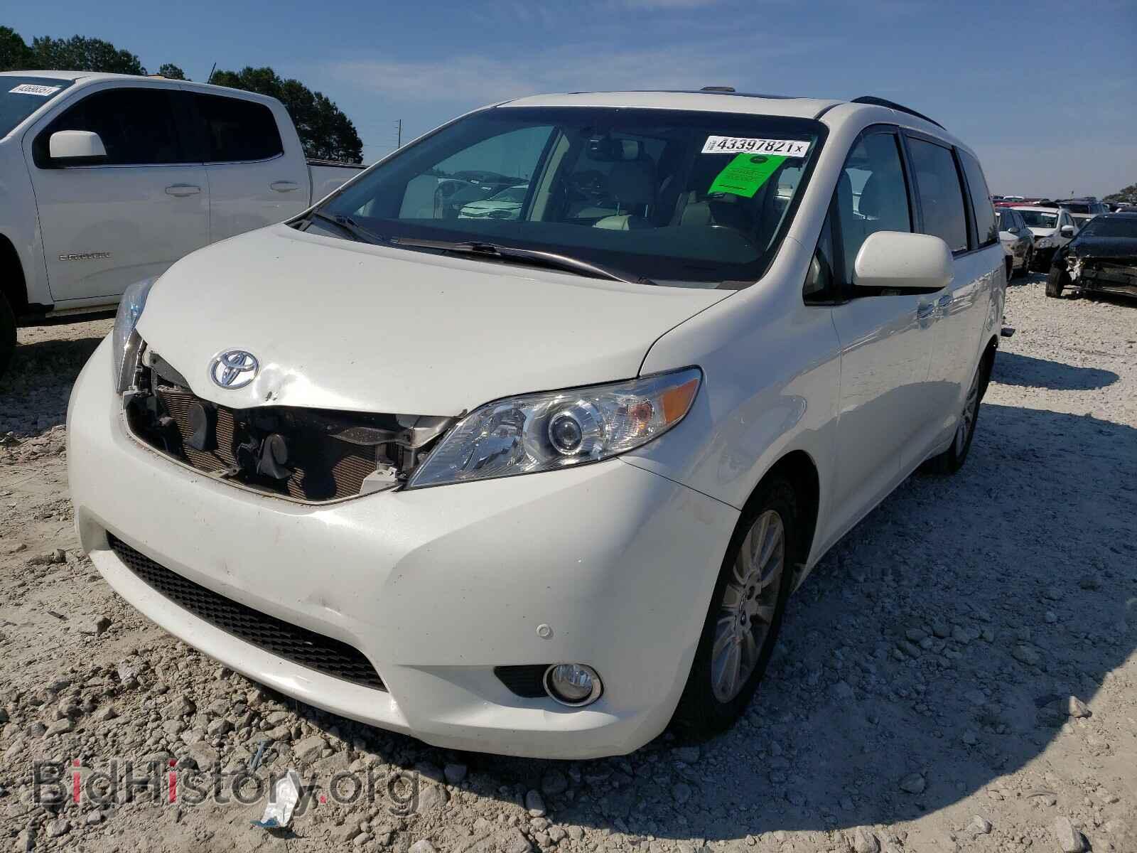 2011 TOYOTA SIENNA - VIN: 5TDYK3DC0BS171267 - Фото 2