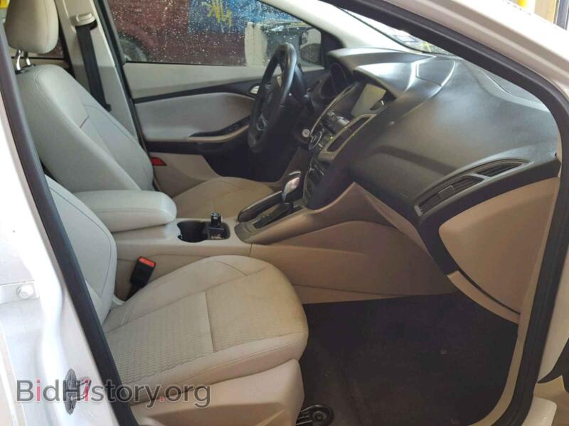 2012 Ford FOCUS (VIN 1FAHP3H27CL312220) — photo 5 of 10