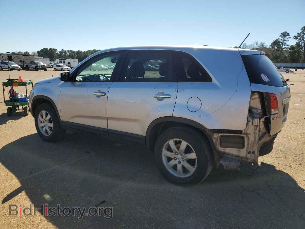 2011 KIA SORENTO - VIN: 5XYKT3A10BG063864 - Photo 2