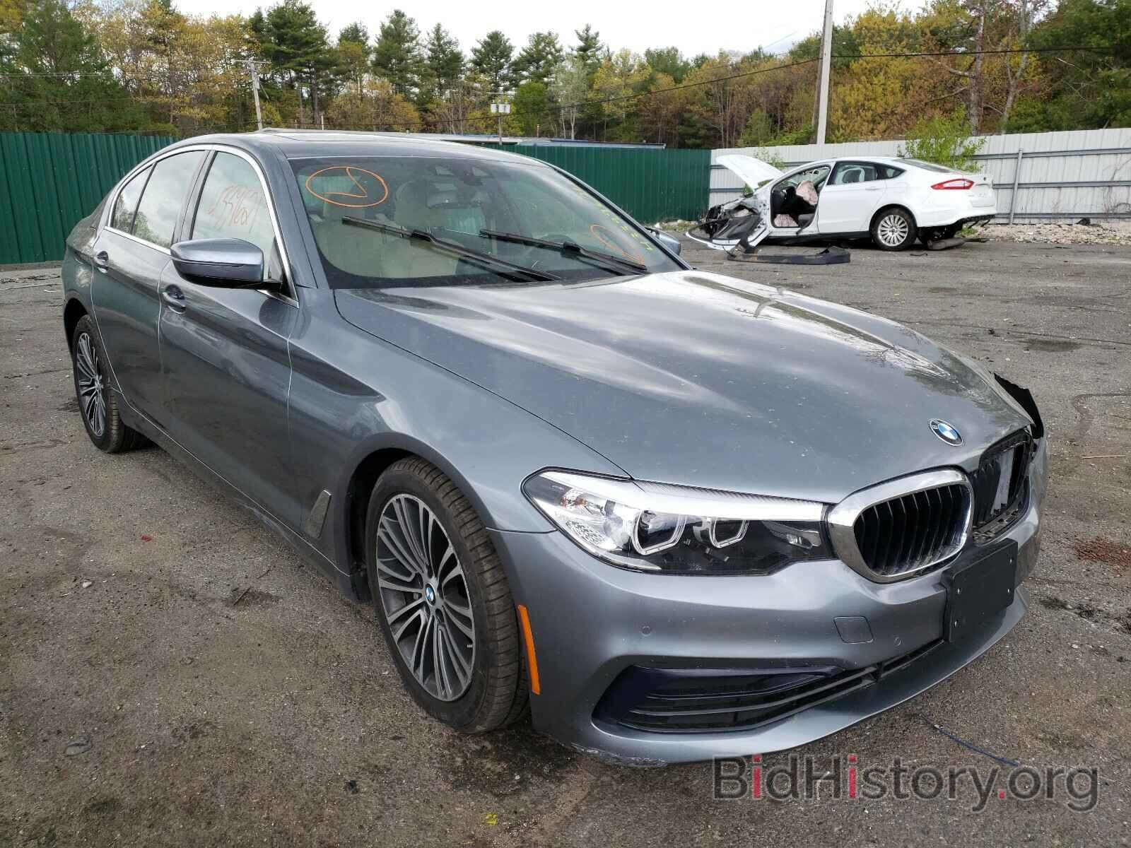 Photo WBAJA5C59KWW41098 - BMW 5 SERIES 2019