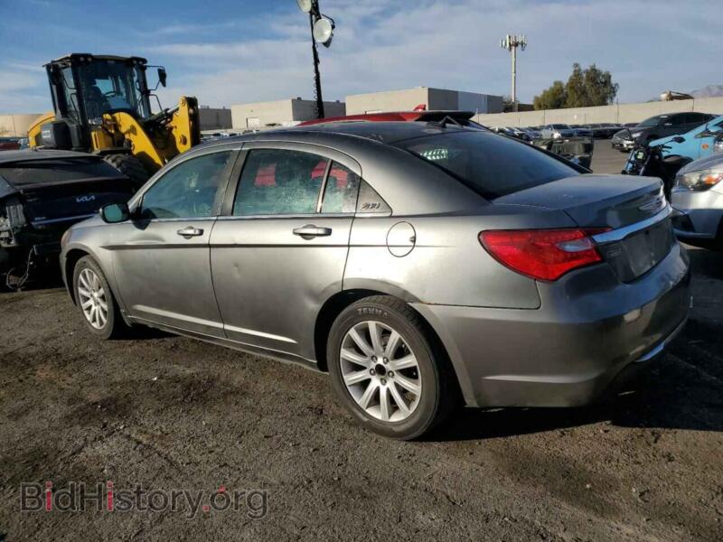 2013 Chrysler 200 (VIN 1C3CCBBG3DN608215) — фото 2 из 12