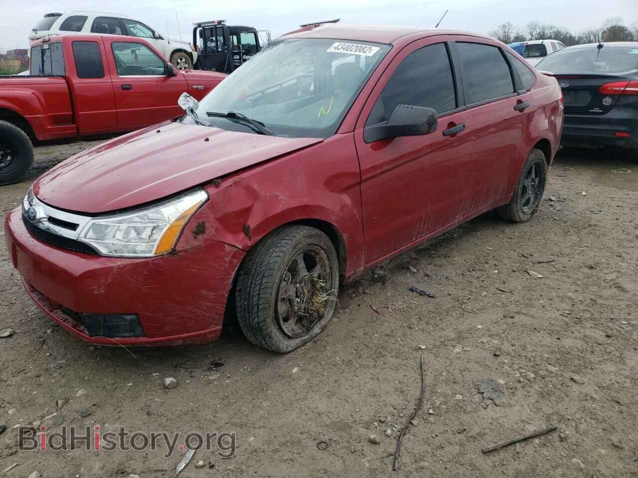 2011 FORD FOCUS - VIN: 1FAHP3EN6BW188596 - Фото 2