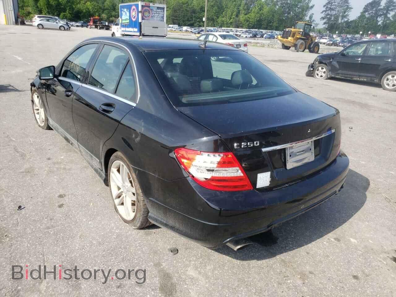 2014 MERCEDES-BENZ C-CLASS - VIN: WDDGF4HB7EA935405 - Фото 3