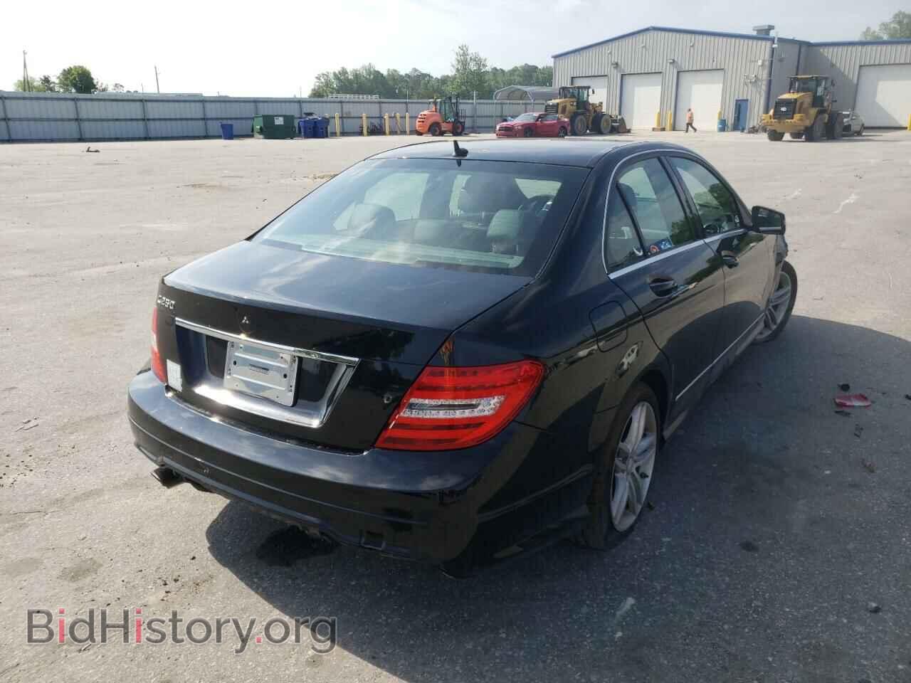 2014 MERCEDES-BENZ C-CLASS - VIN: WDDGF4HB7EA935405 - Фото 4