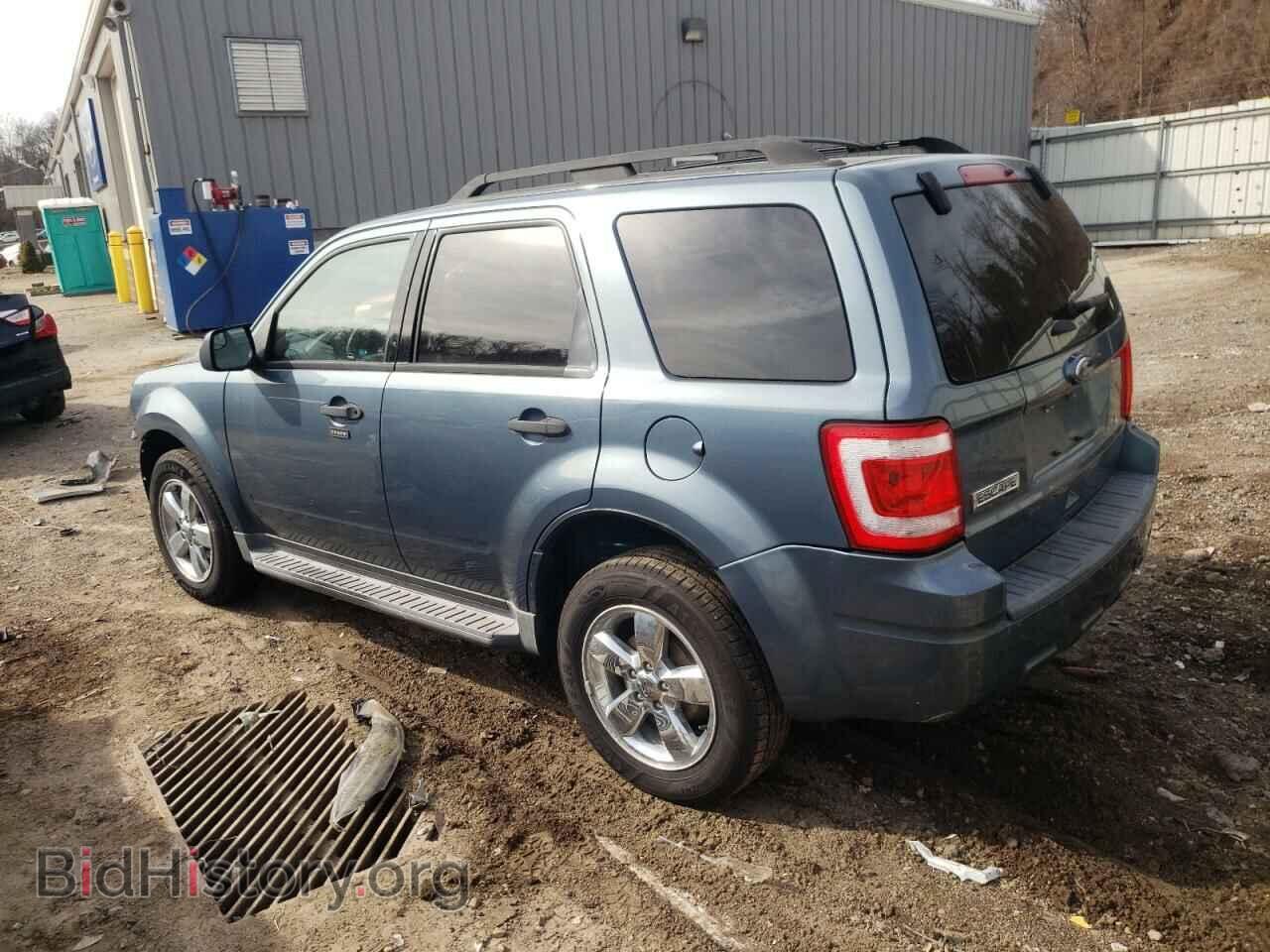 2011 FORD ESCAPE - VIN: 1FMCU0D71BKB02046 - Фото 2