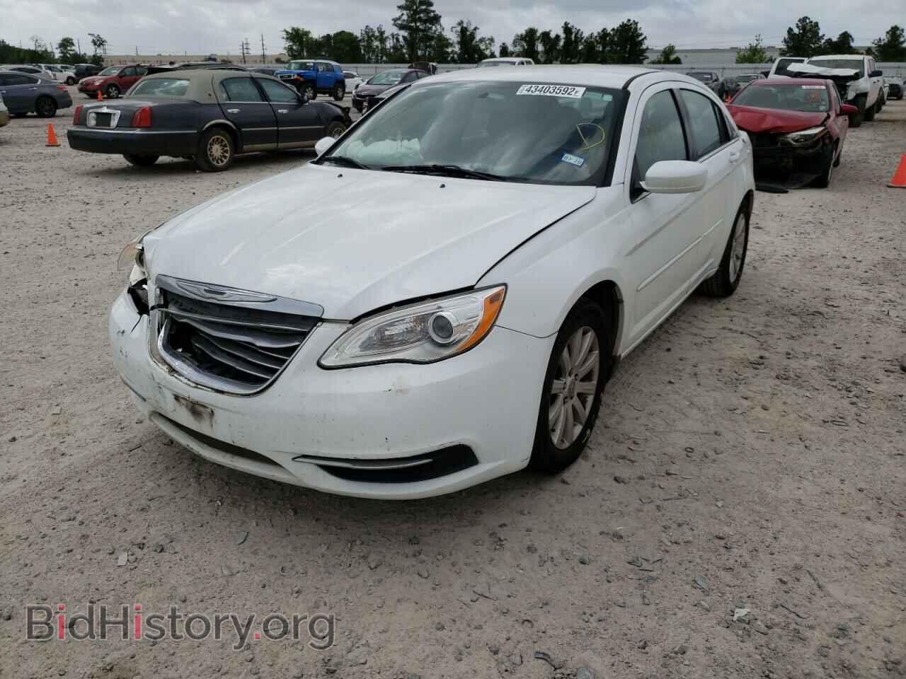 2013 CHRYSLER 200 - VIN: 1C3CCBBB1DN666361 - Фото 2
