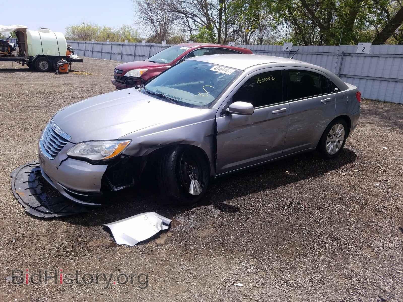 2013 CHRYSLER 200 - VIN: 1C3CCBAB9DN558555 - Фото 2