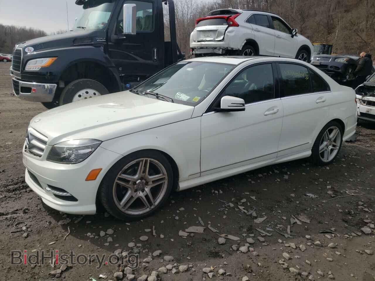 Photo WDDGF8BB7BR182374 - MERCEDES-BENZ C-CLASS 2011