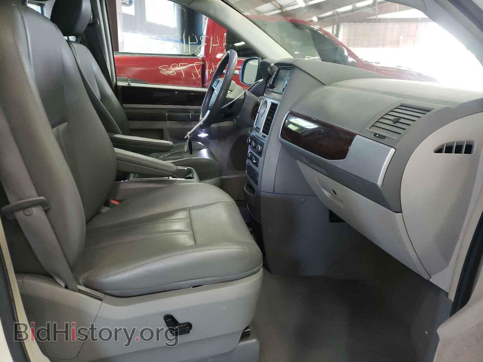 2010 CHRYSLER MINIVAN - VIN: 2A4RR5D15AR128958 - Фото 5
