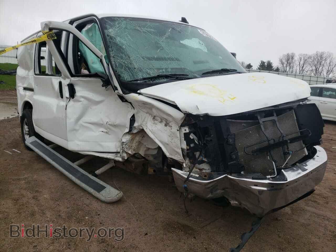 Photo 1GCWGAFG8K1370237 - CHEVROLET EXPRESS 2019