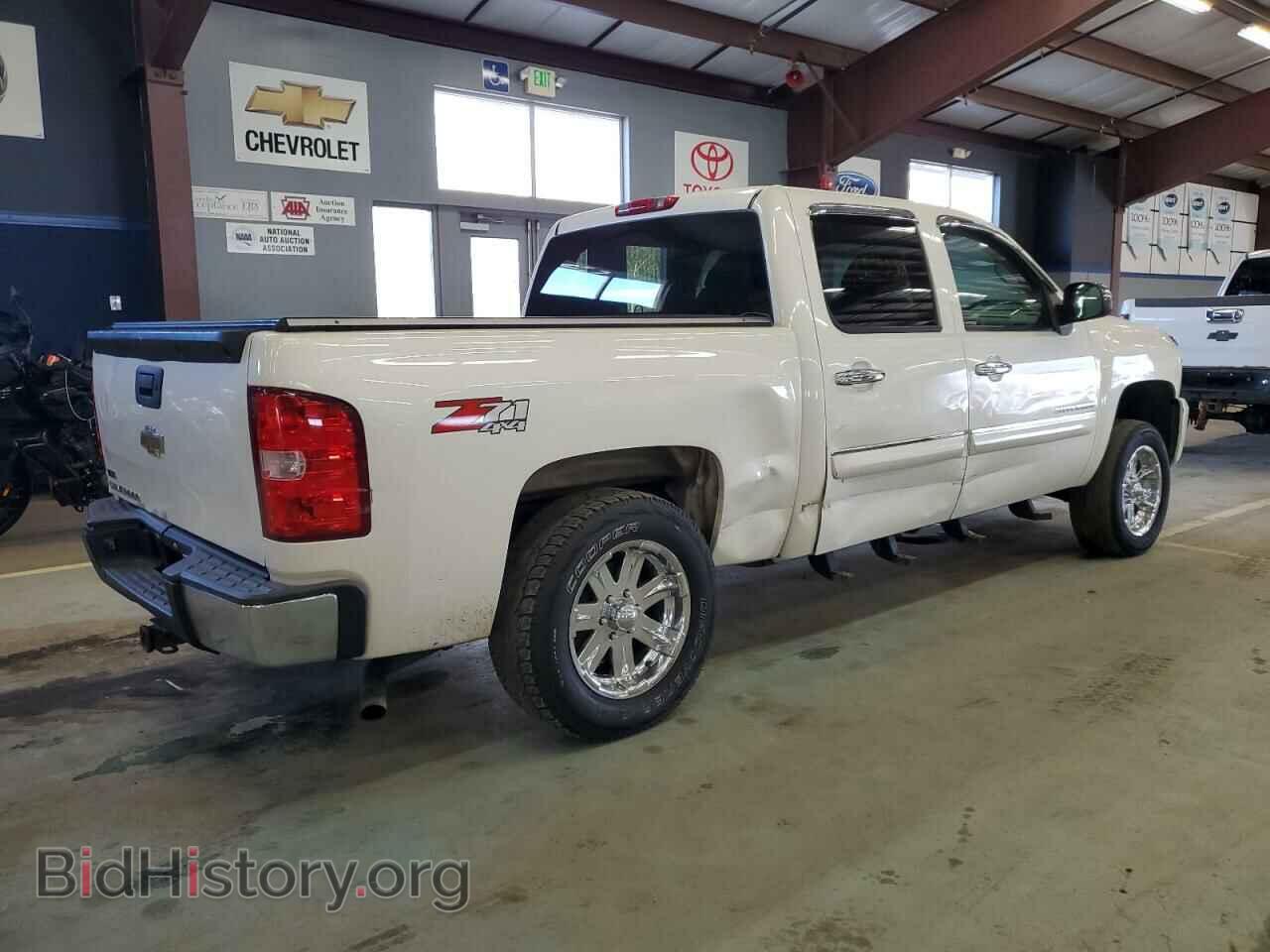 2011 CHEVROLET ALL Models - VIN: 3GCPKSE32BG252712 - Фото 3