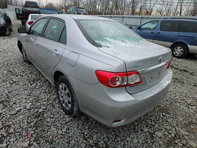 2011 TOYOTA COROLLA - VIN: 2T1BU4EE9BC731298 - Фото 3
