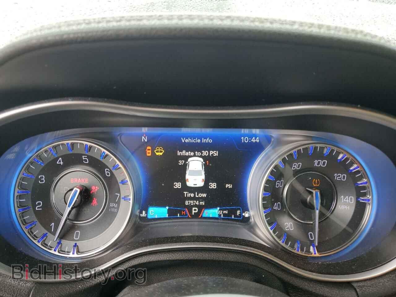 2018 CHRYSLER 300 - VIN: 2C3CCAKG4JH137786 - Фото 9