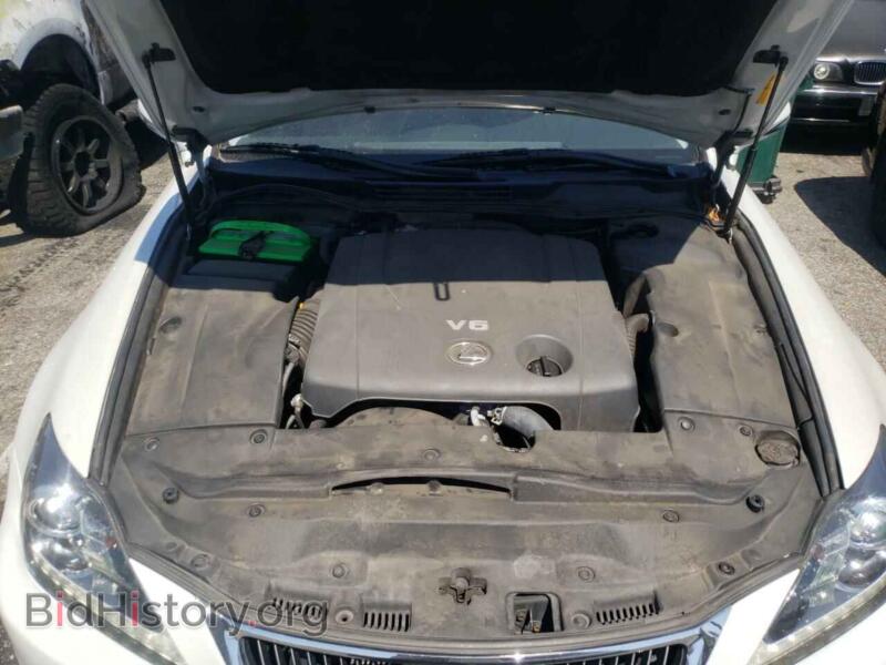 2011 Lexus IS (VIN JTHBF5C21B5145005) — photo 7 of 10