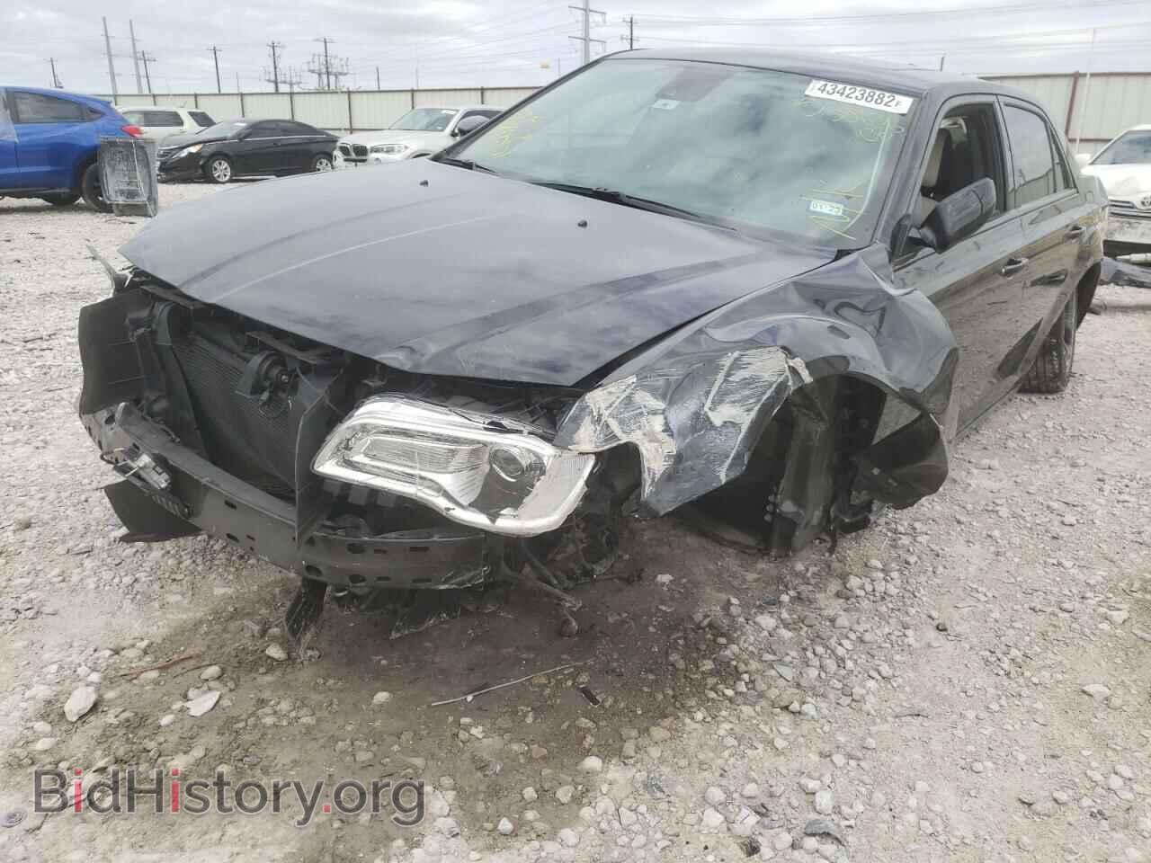 2017 CHRYSLER 300 - VIN: 2C3CCAPT7HH538636 - Фото 2