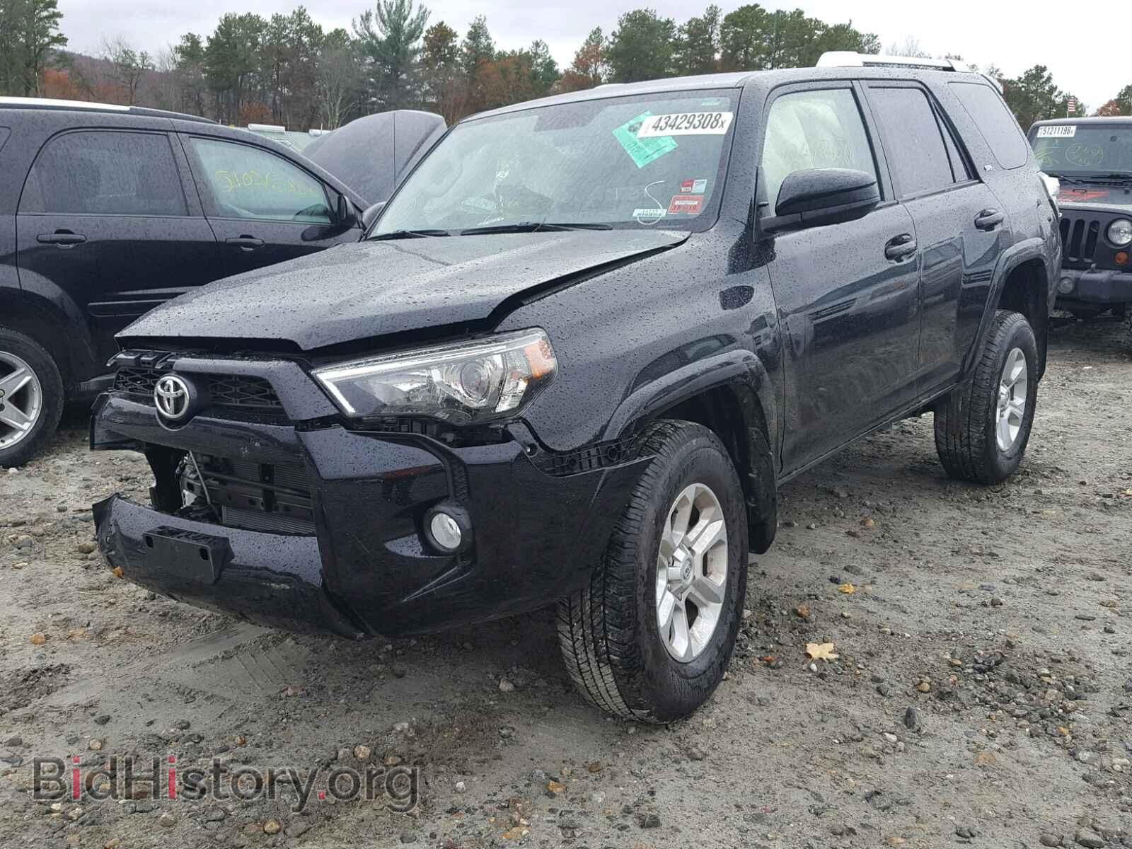 2018 TOYOTA 4RUNNER SR - VIN: JTEBU5JR8J5578810 - Фото 2