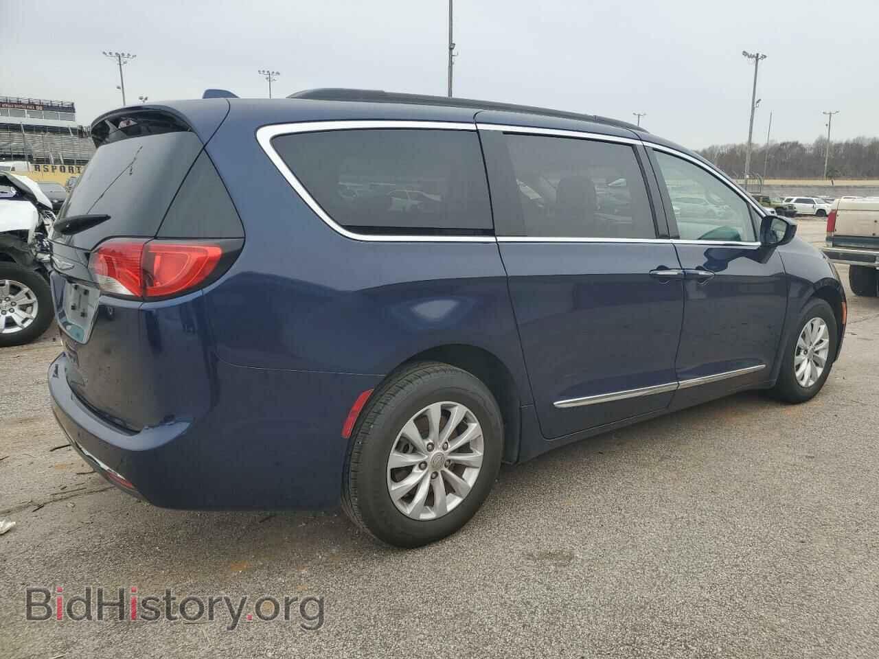 2017 CHRYSLER PACIFICA - VIN: 2C4RC1BG9HR587654 - Фото 3