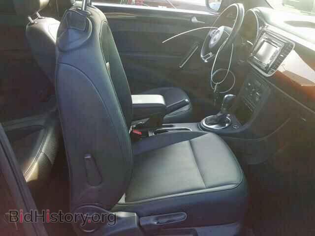 2013 VOLKSWAGEN BEETLE - VIN: 3VWJX7AT7DM651823 - Фото 5