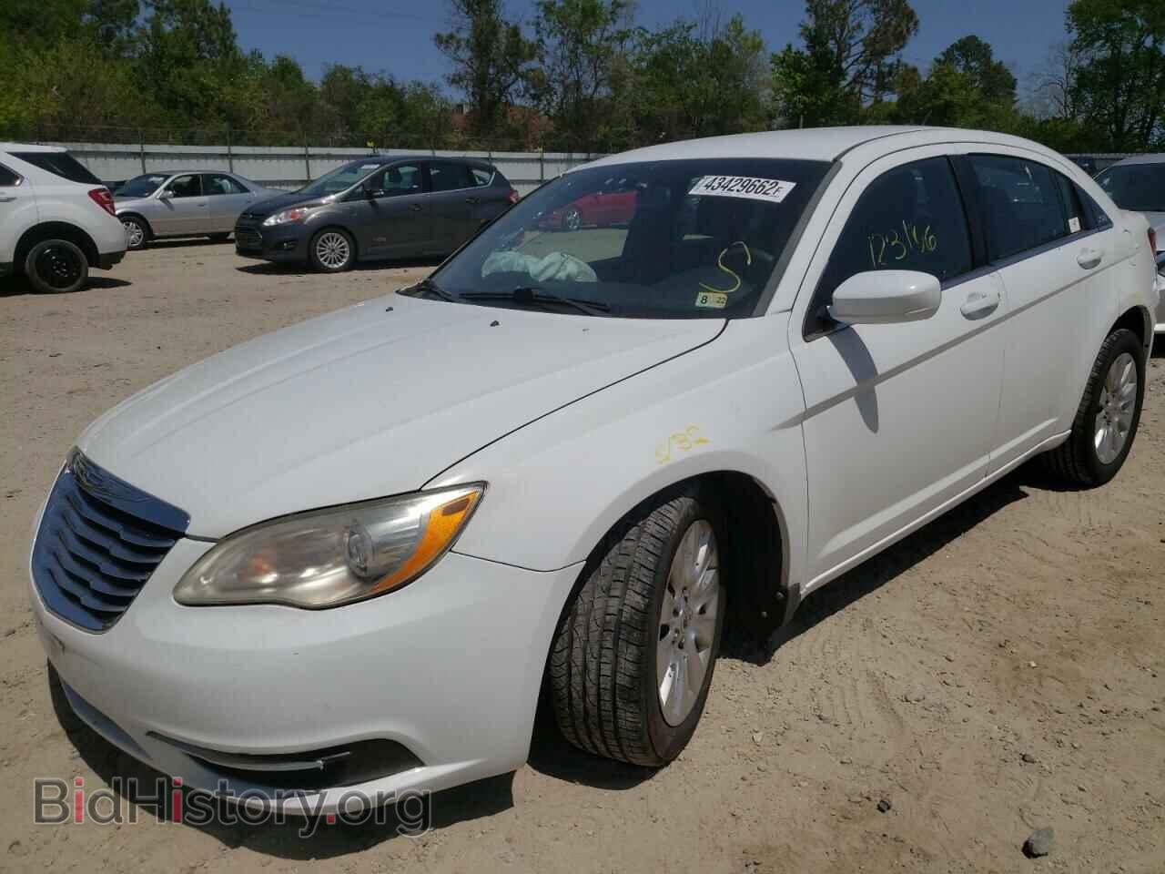 2011 CHRYSLER 200 - VIN: 1C3BC4FBXBN547626 - Фото 2
