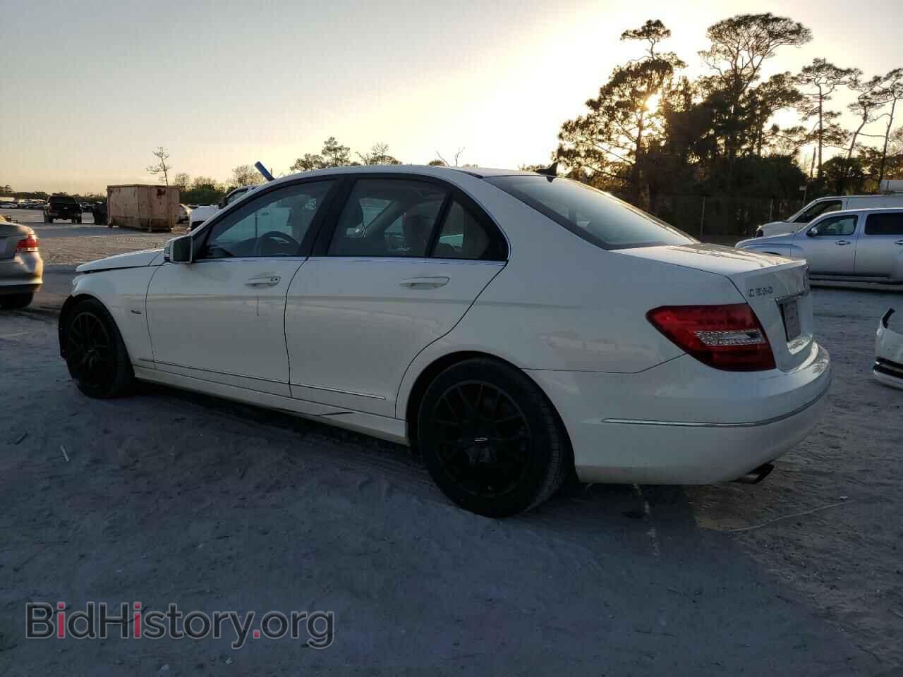 2012 MERCEDES-BENZ C-CLASS - VIN: WDDGF4HB3CA597563 - Фото 2