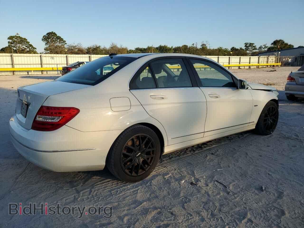 2012 MERCEDES-BENZ C-CLASS - VIN: WDDGF4HB3CA597563 - Фото 3