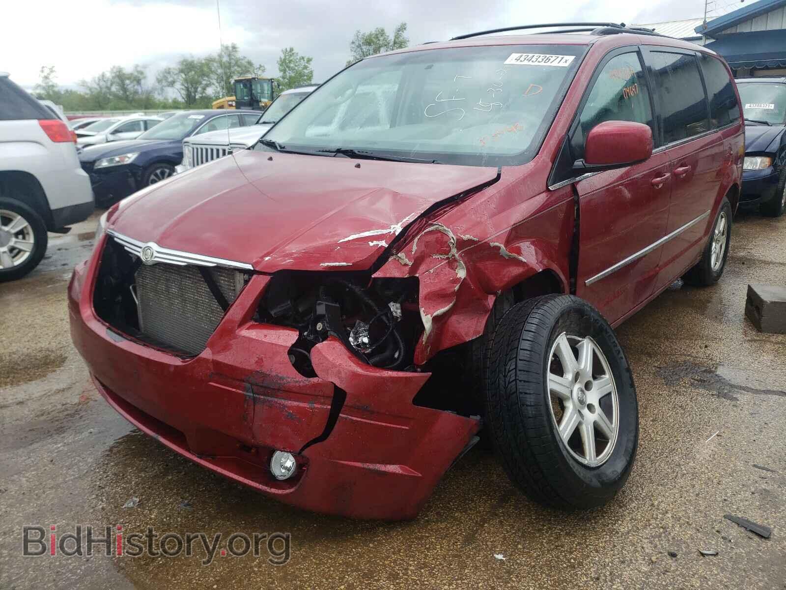 2010 CHRYSLER MINIVAN - VIN: 2A4RR5D1XAR373948 - Фото 2