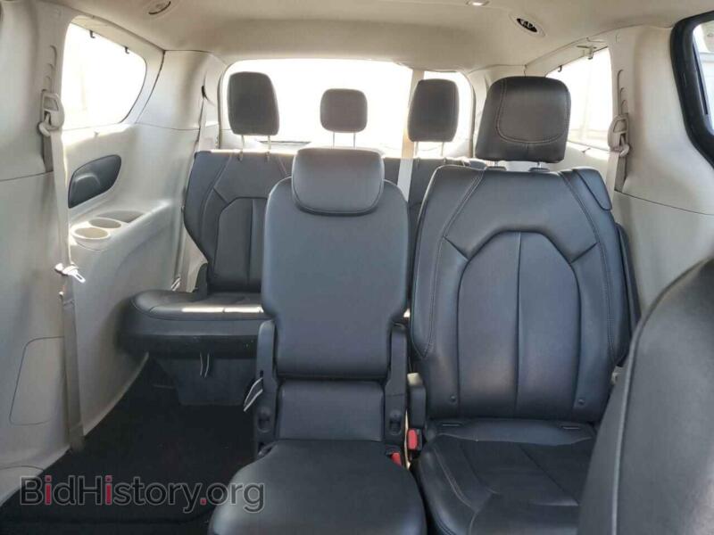 2019 Chrysler PACIFICA (VIN 2C4RC1BG8KR527615) — photo 10 of 13