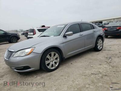 2013 Chrysler 200 Touring, серебристый — VIN 1C3CCBBB5DN676553, Copart