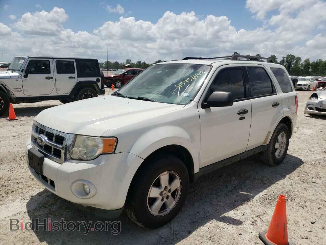 2011 FORD ESCAPE - VIN: 1FMCU0DG1BKB03083 - Фото 2