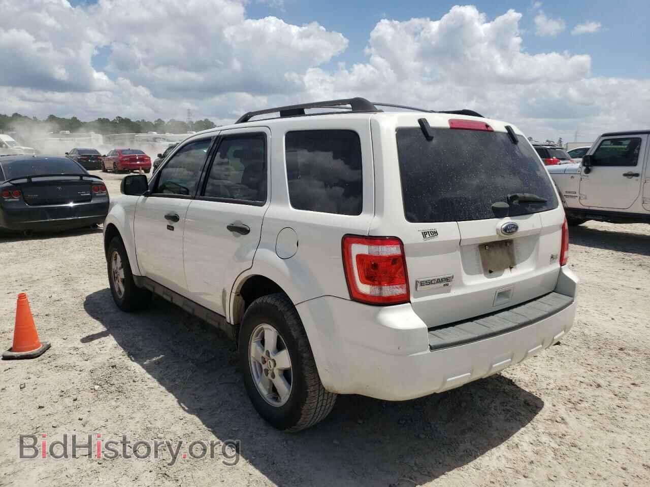 2011 FORD ESCAPE - VIN: 1FMCU0DG1BKB03083 - Фото 3