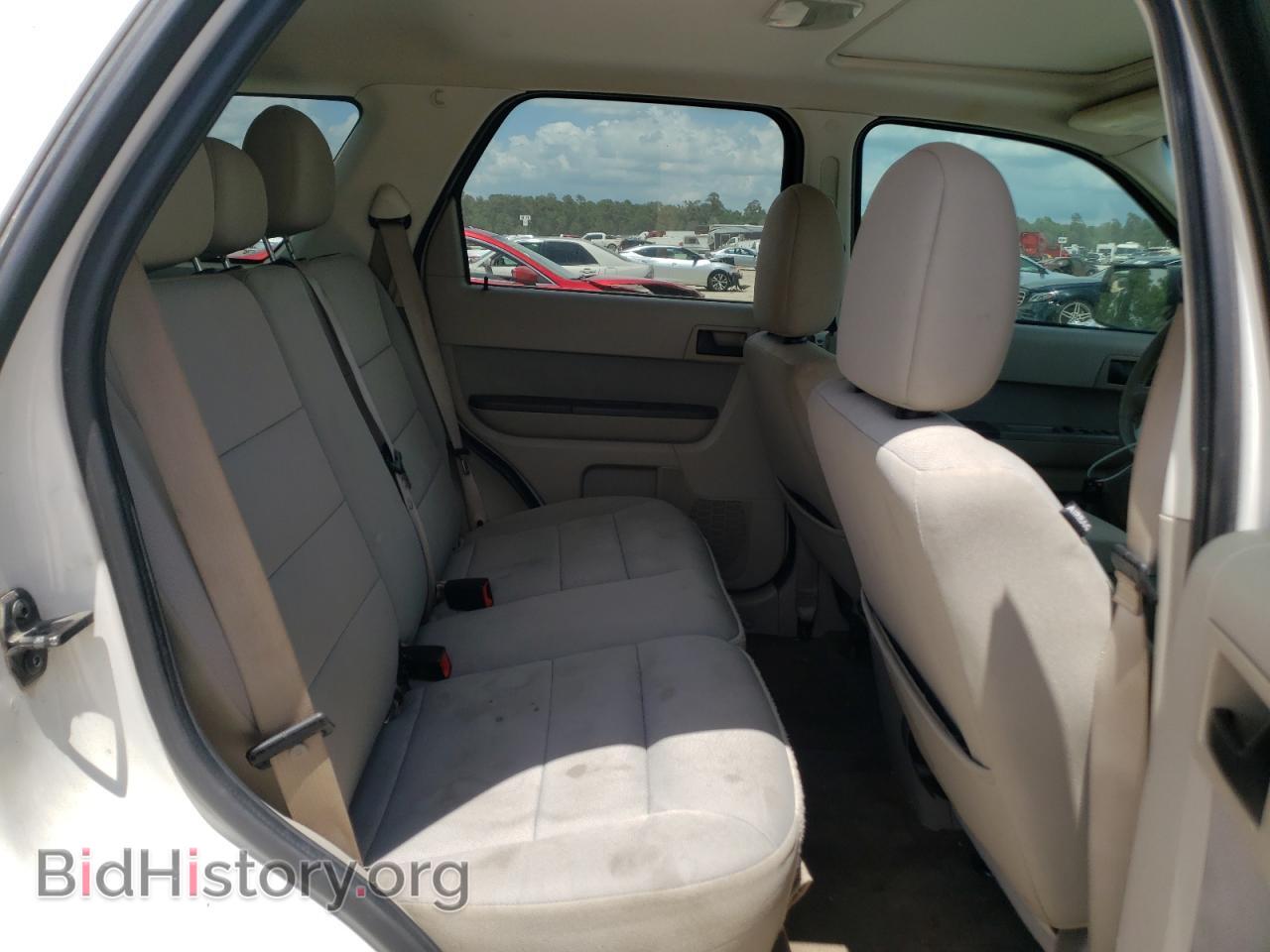 2011 FORD ESCAPE - VIN: 1FMCU0DG1BKB03083 - Фото 6