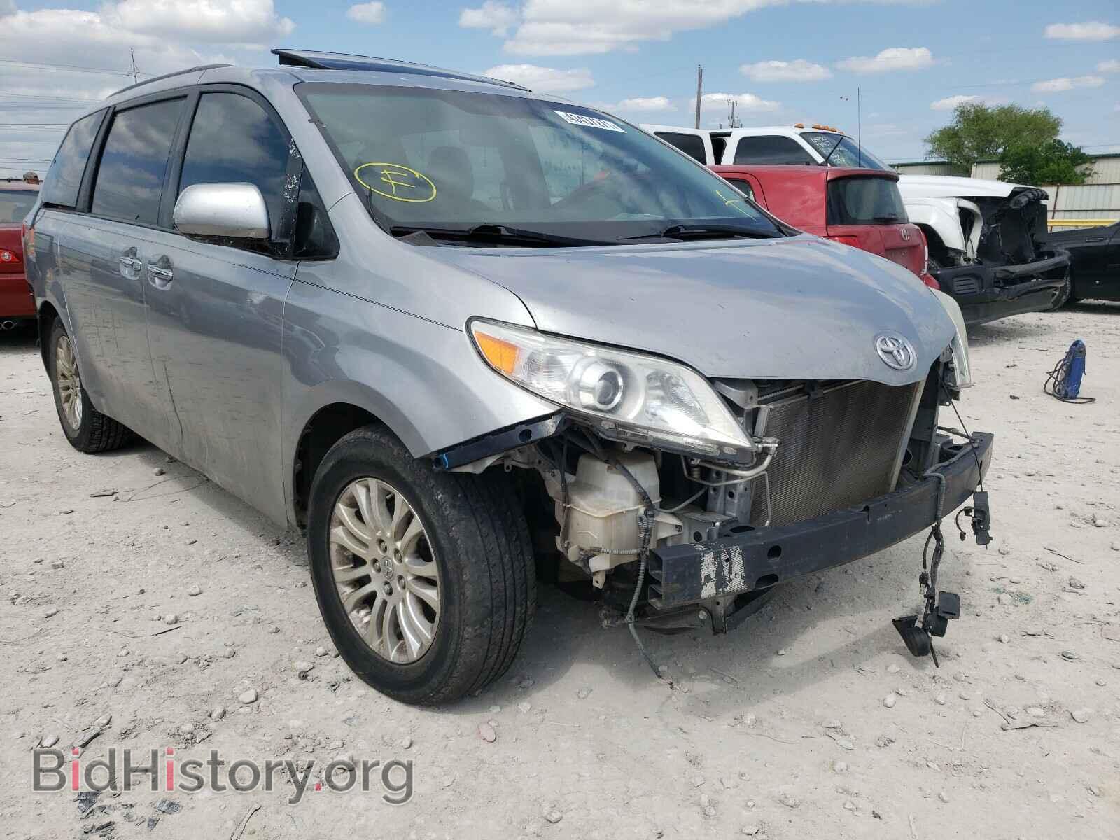 Фотография 5TDYK3DC3BS110611 - TOYOTA SIENNA 2011