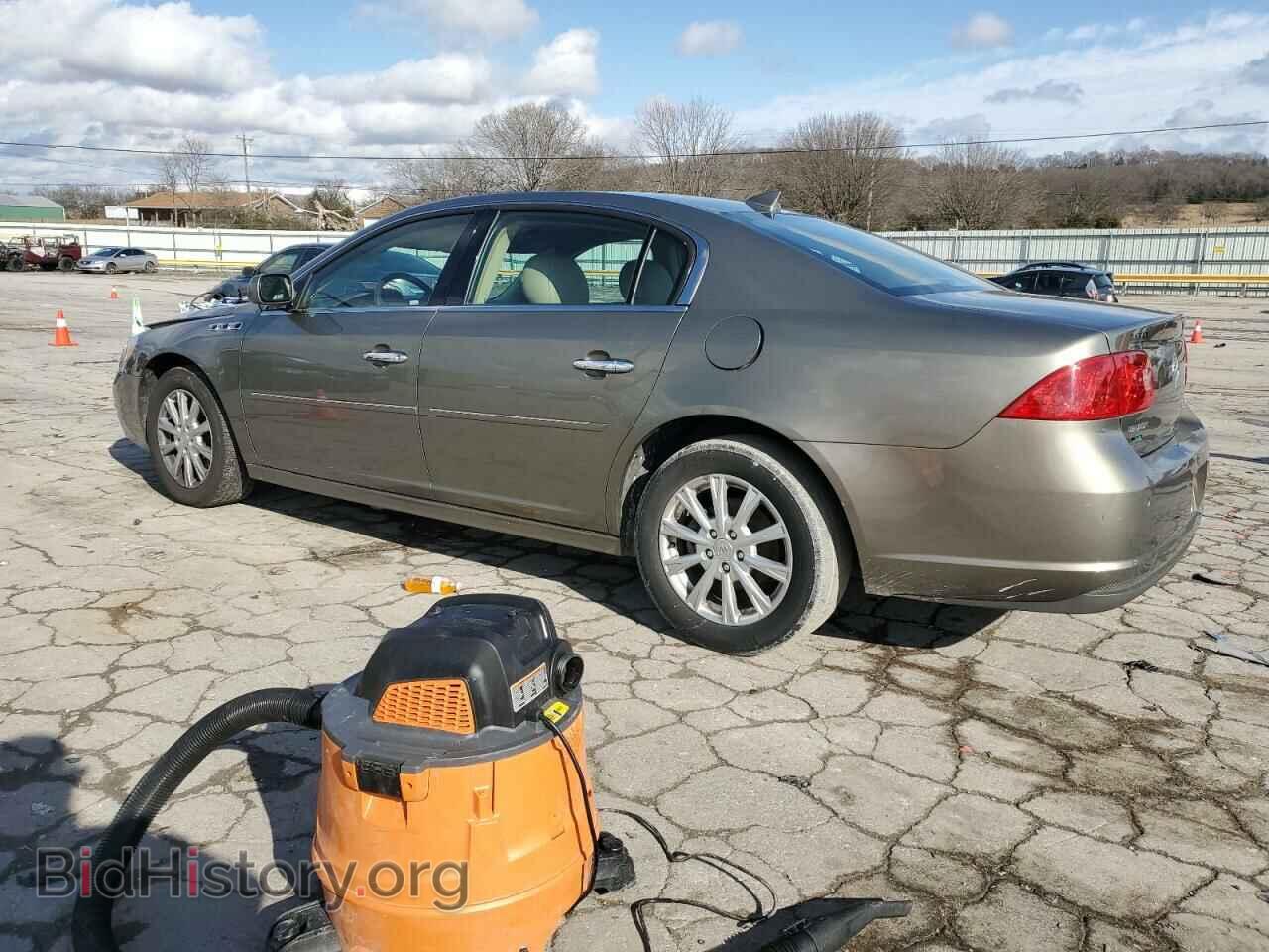 2011 BUICK LUCERNE - VIN: 1G4HC5EM7BU130836 - Фото 2