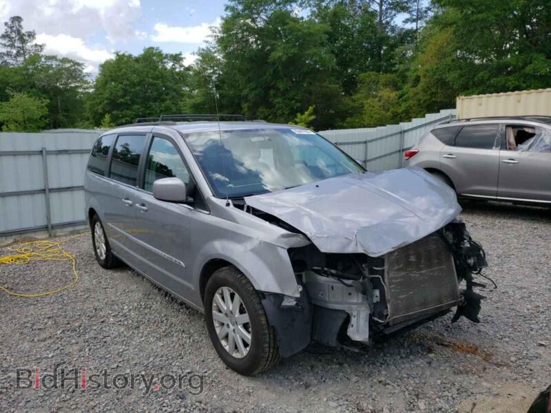 2014 Chrysler MINIVAN Town & COU (VIN 2C4RC1BG1ER131952) — photo 1 of 10, Copart, damage: front end