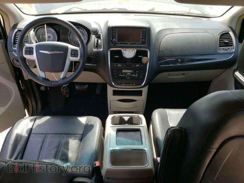 2016 Chrysler MINIVAN (VIN 2C4RC1BG2GR164977) — photo 8 of 14