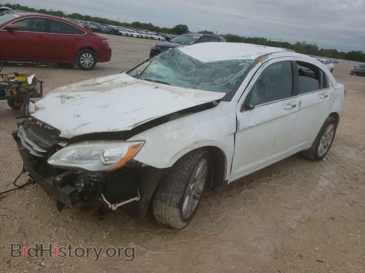 2013 CHRYSLER 200 - VIN: 1C3CCBAB5DN705308 - Фото 2