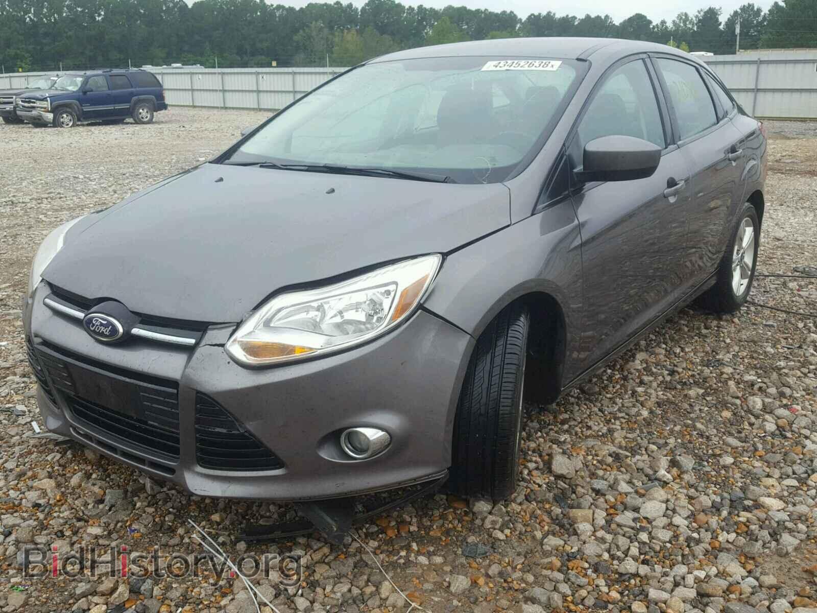 2012 Ford FOCUS (VIN 1FAHP3F26CL473192) — фото 2 из 10