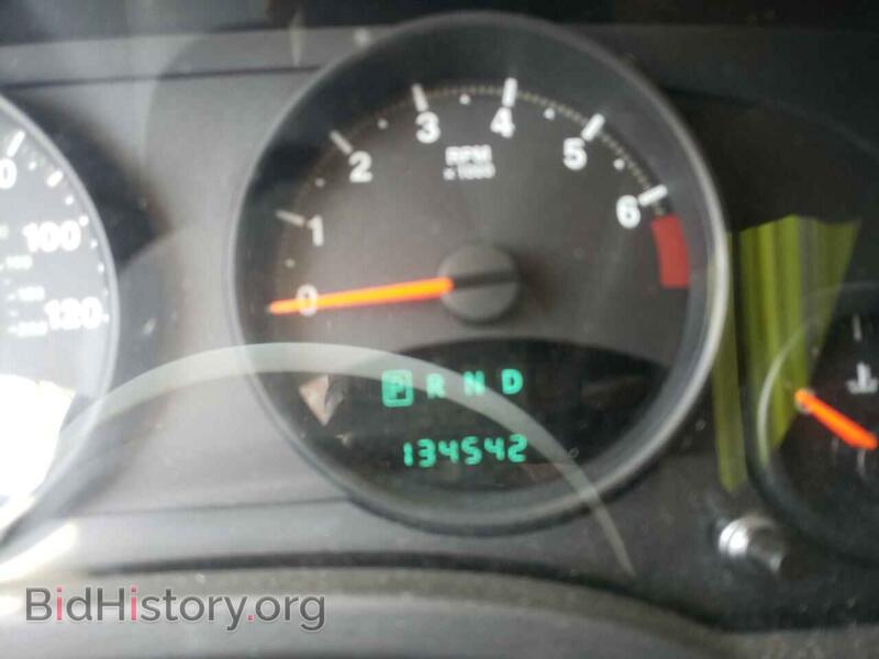 2011 Jeep COMPASS (VIN 1J4NT1FBXBD203513) — photo 8 of 10