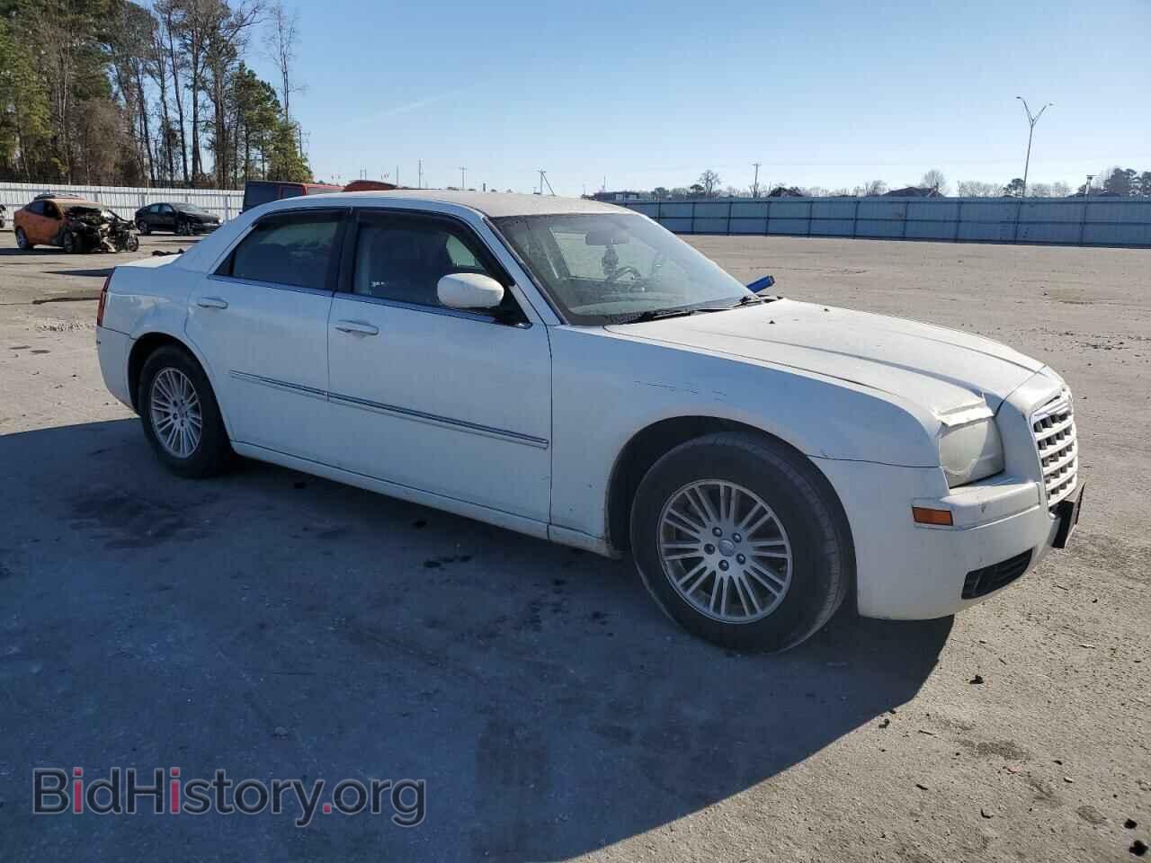 2009 CHRYSLER 300 - VIN: 2C3KA53VX9H528197 - Фото 4